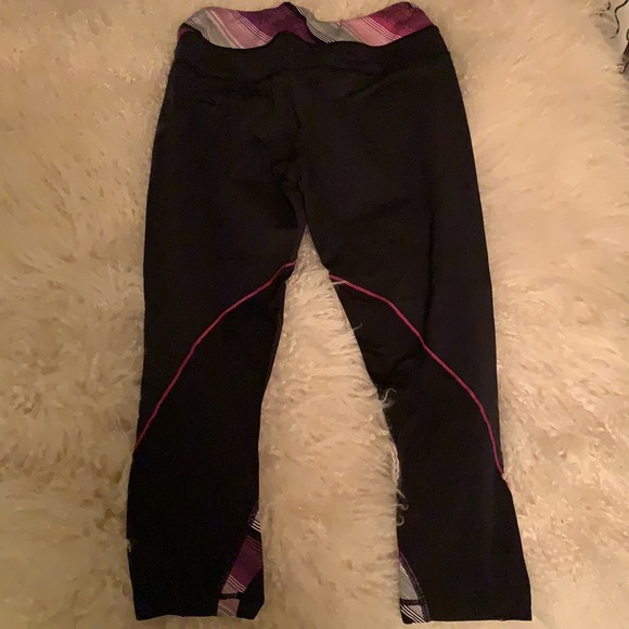 Lululemon Capri workout leggings - Picture 5 of 5